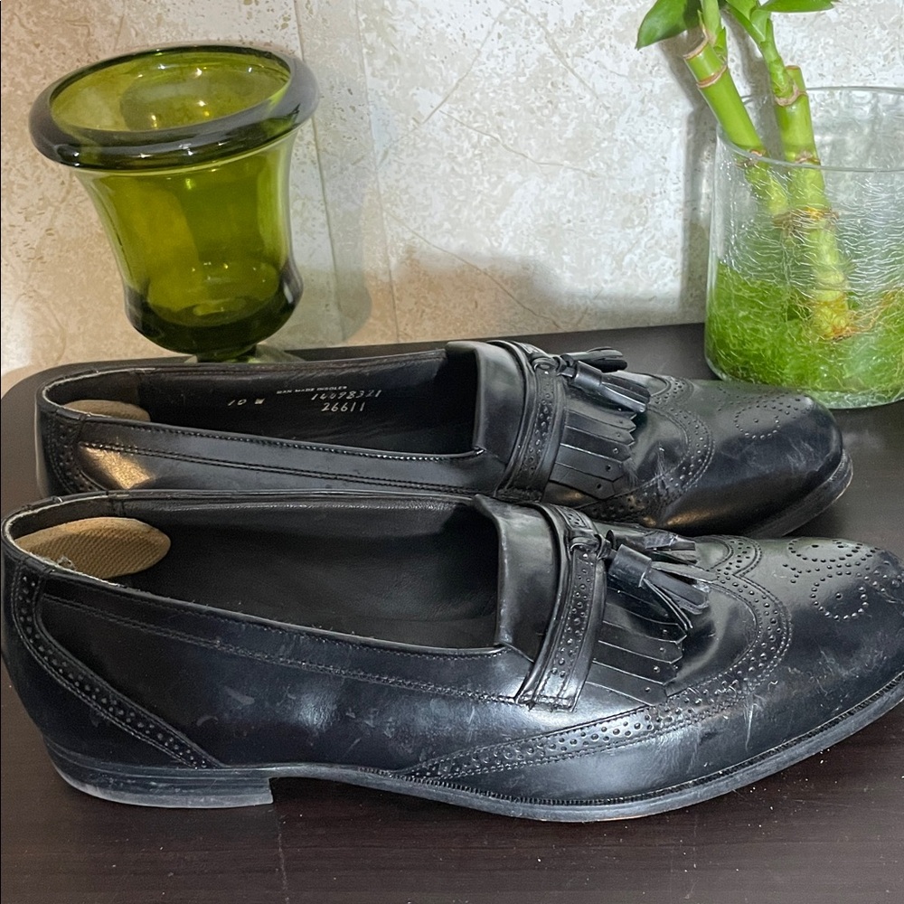 Bostonian Black Leather Tassel Loafers size 10 W